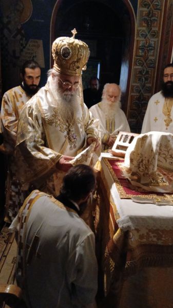 Χειροτονία πρεσβυτέρου από τον Μητροπολίτη Δράμας